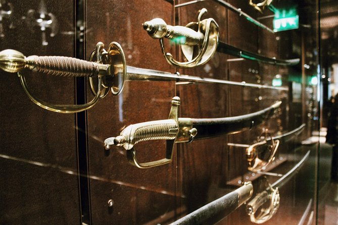 skip-the-line-les-invalides-world-war-museum-guided-tour-semi-private-8ppl-max