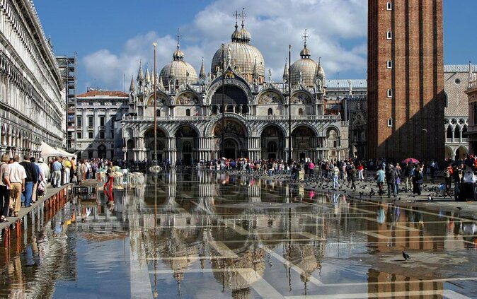 skip-the-line-morning-venice-gondola-ride-walking-tour-st-marks-basilica