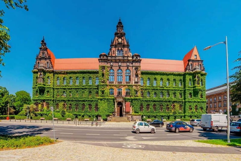 Skip-the-line National Museum and Old Town Private Tour - Practical Details: What to Expect