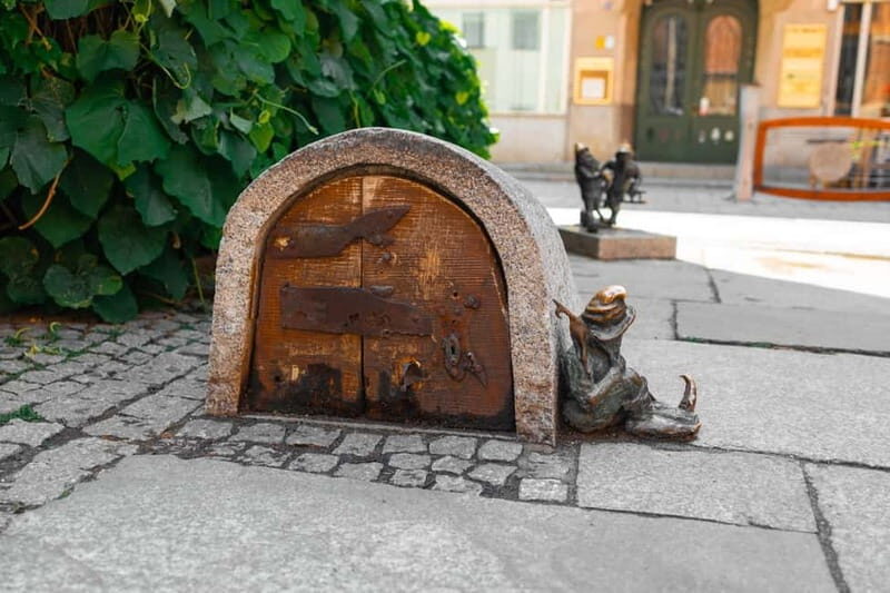 Skip-the-line National Museum and Old Town Private Tour - Who Would Love This Tour?