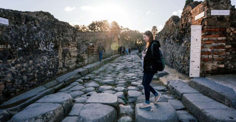 skip-the-line-pompeii-discovery-with-expert-archaeologist