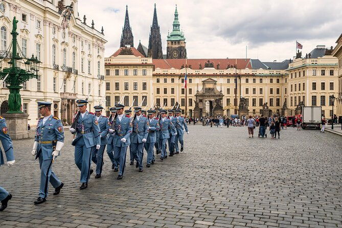skip-the-line-prague-castle-ticket-and-introductory-overview-2