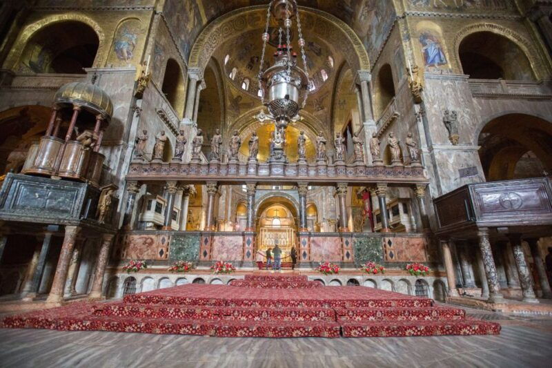 skip-the-line-st-marks-basilica-guided-tour