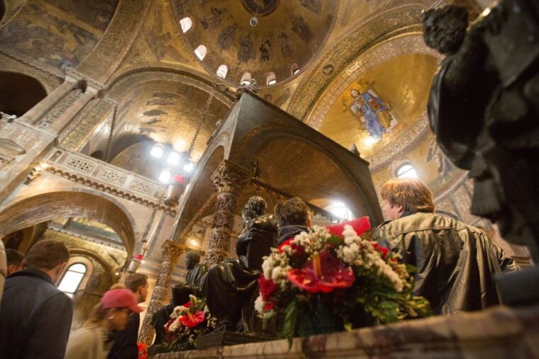 skip-the-line-st-marks-basilica-guided-tour