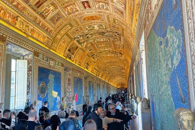 skip-the-line-tour-of-the-vatican-museums-sistine-chapel-2