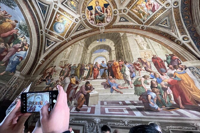 skip-the-line-vatican-museum-sistine-chapel-raphael-rooms-basilica-access