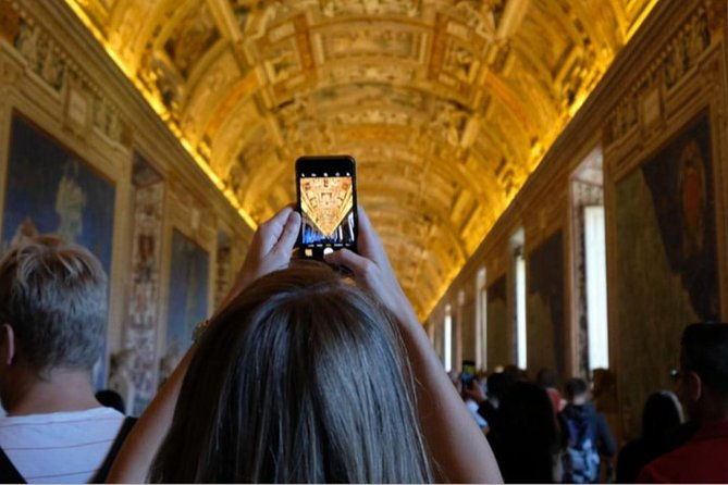 skip-the-line-vatican-museum-sistine-chapel-raphael-rooms-basilica-access