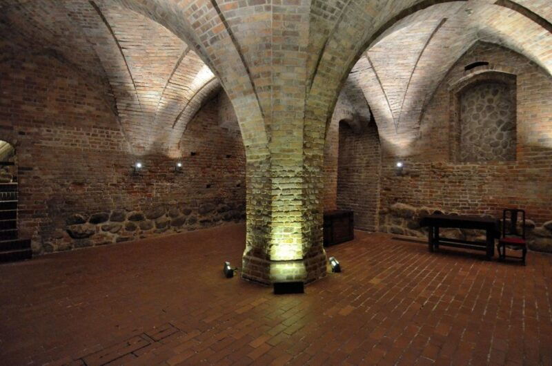 skip-the-line-warsaw-royal-castle-private-guided-tour-2