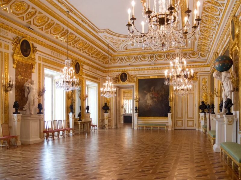 skip-the-line-warsaw-royal-castle-private-guided-tour-2