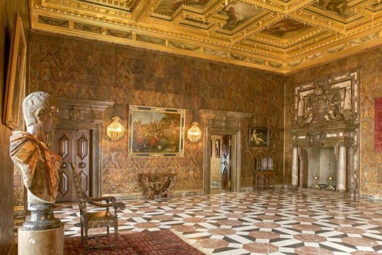 skip-the-line-wawel-castle-chambers-private-tour