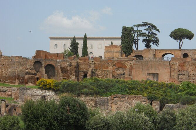 skiptheline-3-hours-colosseum-and-roman-forum-tour