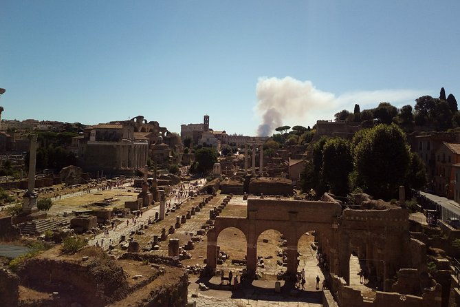 skiptheline-3-hours-colosseum-and-roman-forum-tour