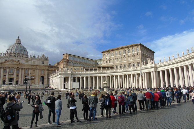 skiptheline-vatican-museums-sistine-chapel-with-expert-tourguide