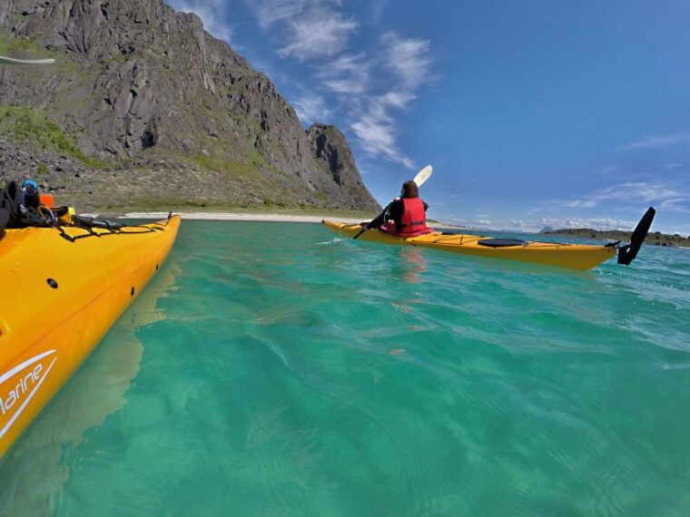 skrova-island-3hours-guided-kayak-tour