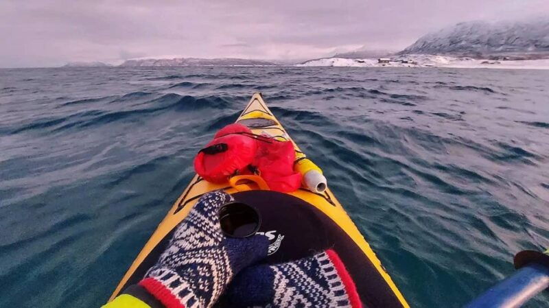 skrova-island-winter-guided-kayak-tour-2hours