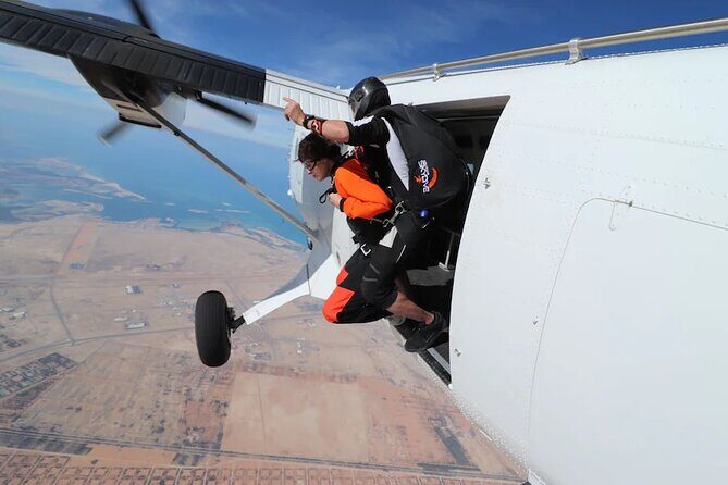Skydive Abu Dhabi With Transfer From Dubai - Who Will Love This Experience?
