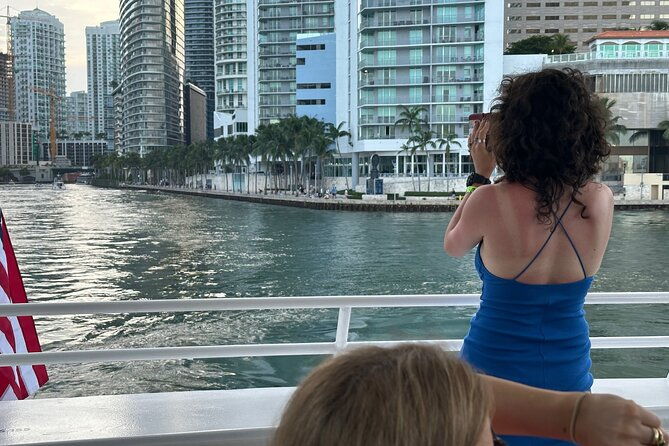 skyline-millionaire-homes-photo-tour-with-photographer-in-miami