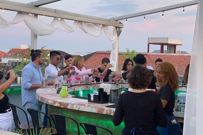 skyline-sips-mixology-magic-over-panama-city