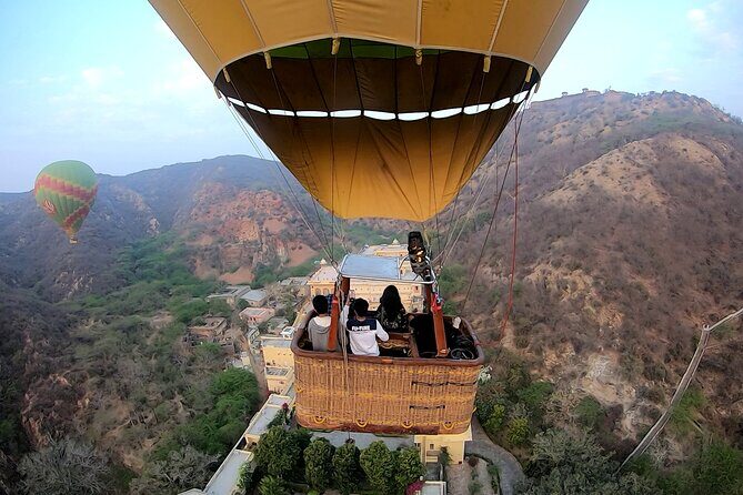 SkyWaltz Hot Air Balloon Safari - Safety, Group Size, and Pricing