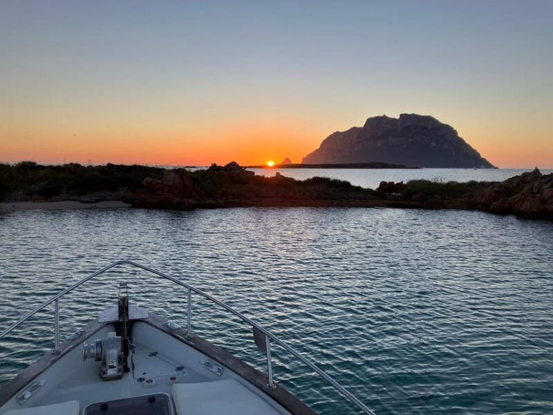 sleeping-on-a-boat-in-the-bay