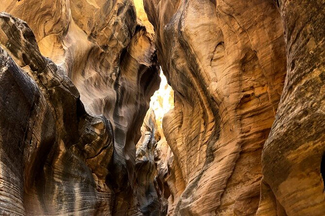 slot-canyon-2hr-tour-at-willis-creek-2