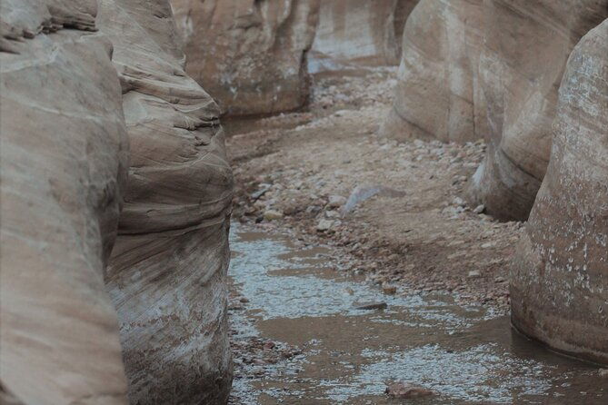 slot-canyon-2hr-tour-at-willis-creek-2