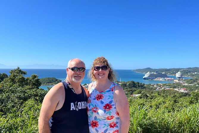 sloth-and-monkey-park-private-tour-at-roatan-with-pickup