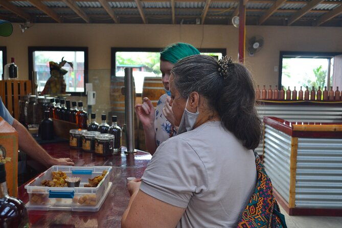 sloth-and-monkey-sanctuary-excursion-in-roatan