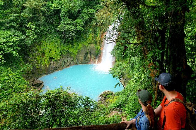 sloth-discovery-and-rio-celeste-waterfall-from-playa-del-coco
