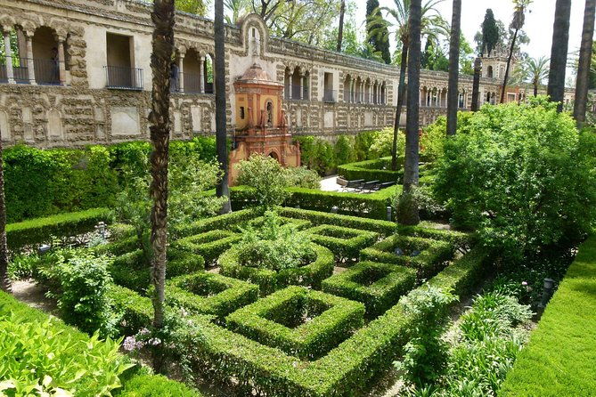 small-group-alcazar-of-seville-guided-tour-with-entry-ticket