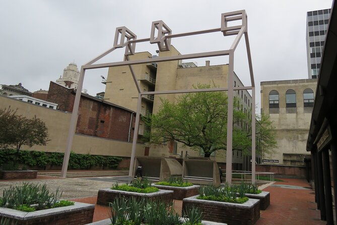 small-group-alexander-hamilton-public-walking-tour-in-philadelphia