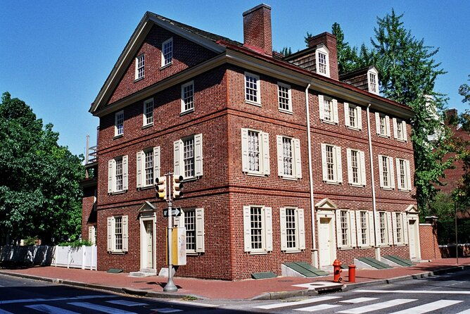 small-group-alexander-hamilton-public-walking-tour-in-philadelphia