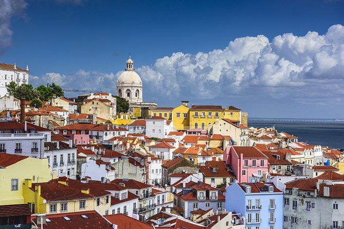 small-group-alfama-walking-tour