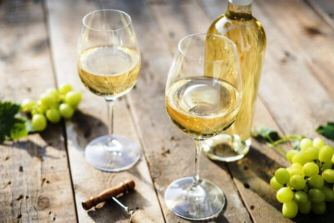 small-group-argentinian-wines-and-malbec-tasting-urban-art-tour