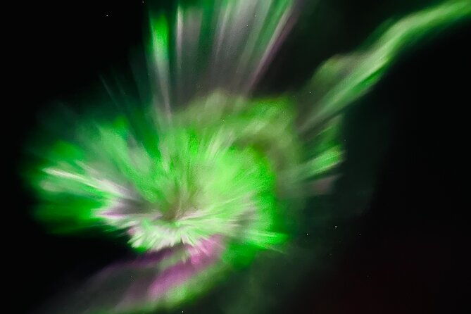small-group-aurora-viewing-tour-with-free-photography