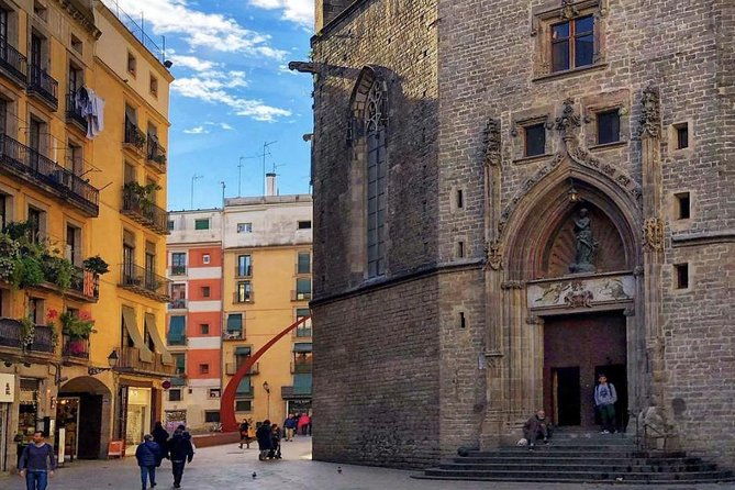 small-group-barcelona-walking-tour-flamenco-show-tapas-dinner