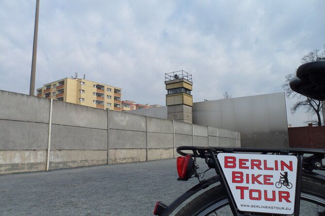 small-group-berlin-wall-bike-tour-2
