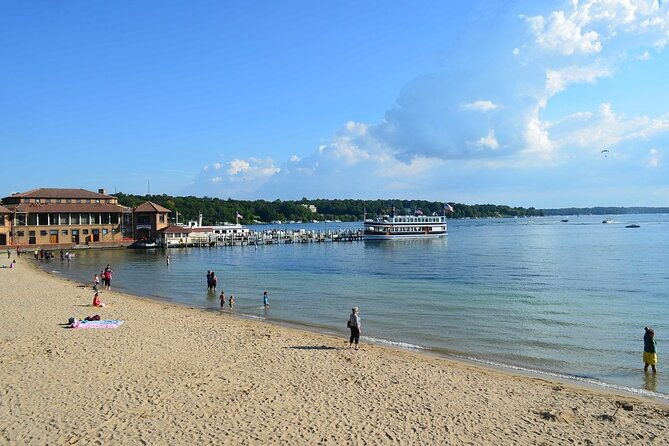 small-group-bike-tours-from-chicago-to-lake-geneva