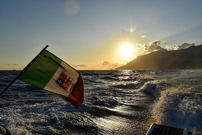 small-group-boat-tour-to-capri-with-aperitif