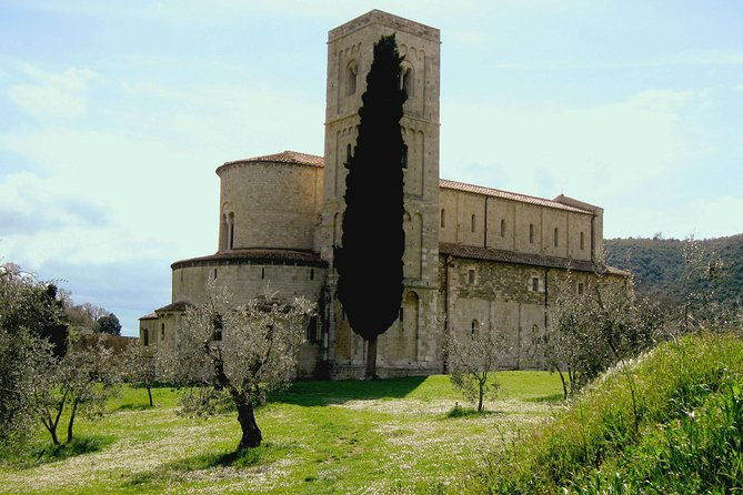 small-group-brunello-di-montalcino-wine-tasting-trip-from-siena