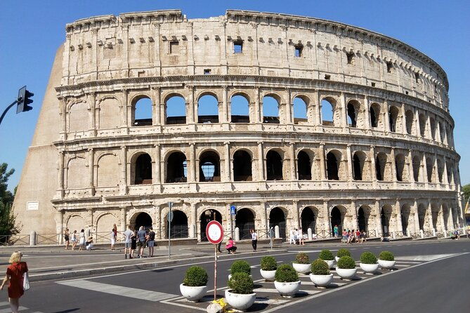 small-group-colosseum-guided-tour-2