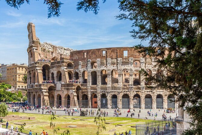 small-group-colosseum-guided-tour-4