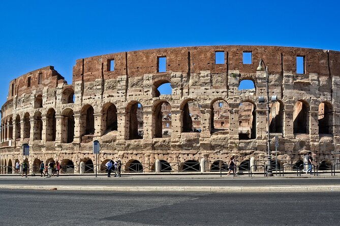 small-group-colosseum-guided-tour-4