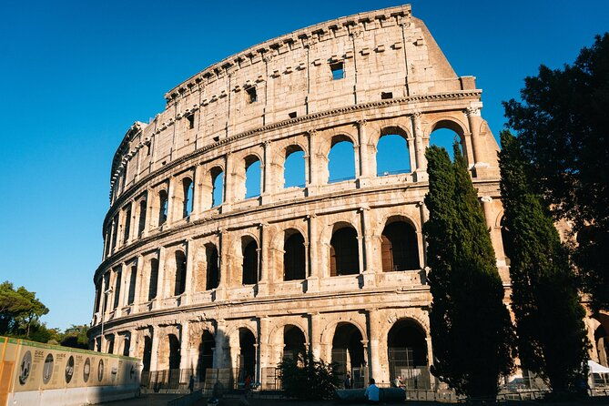 small-group-colosseum-guided-tour-4
