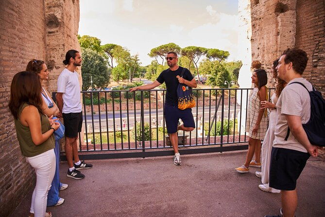 small-group-colosseum-palatine-hill-and-roman-forum-tour