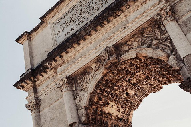 small-group-colosseum-tour-with-roman-forum-palatine-hill