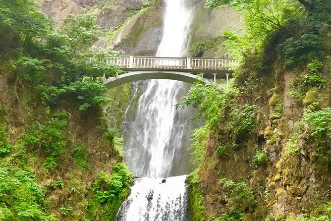 small-group-columbia-river-gorge-waterfalls-tour-from-portland