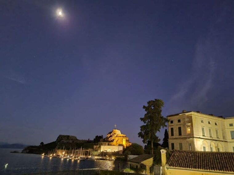 small-group-corfu-evening-walking-tour-with-a-glass-of-wine-3