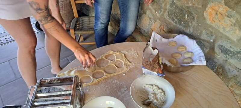 small-group-cretan-cuisine-cooking-lessons-in-heraklion
