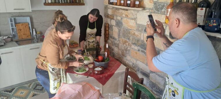 small-group-cretan-cuisine-cooking-lessons-in-heraklion